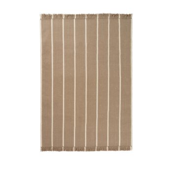 Ferm Living Clam Kelim vloerkleed in 140 x 200 cm zandkleur en off-white wol