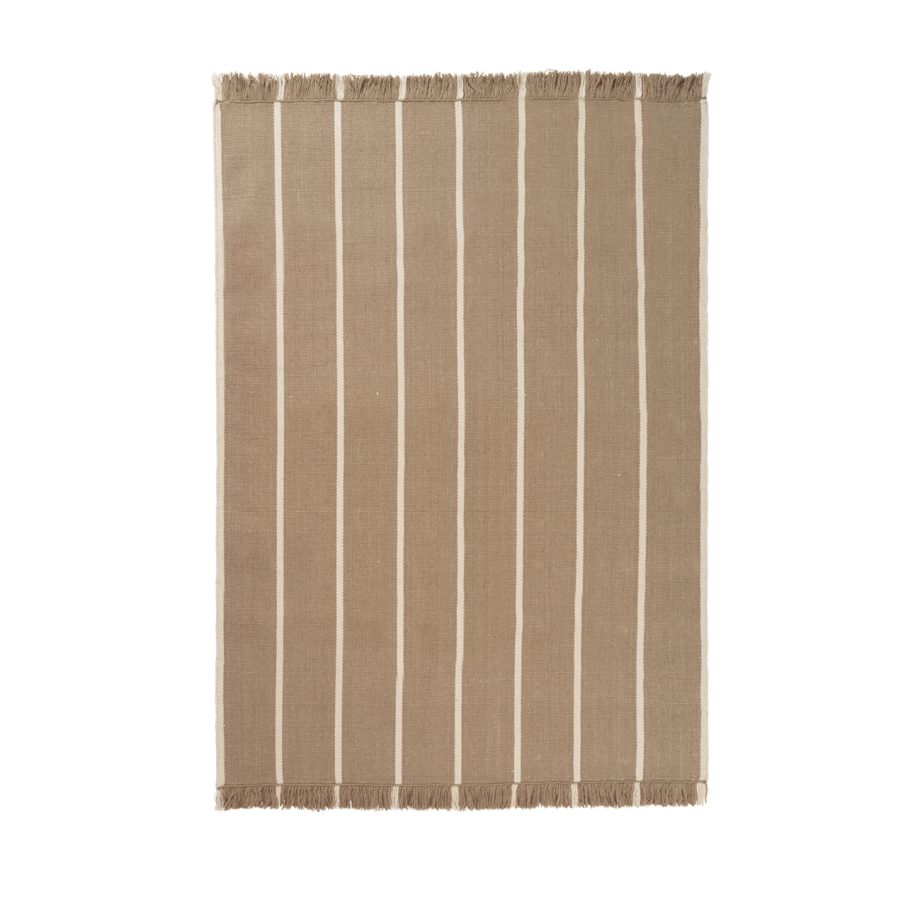 Ferm Living Clam Kelim vloerkleed in 140 x 200 cm zandkleur en off-white wol