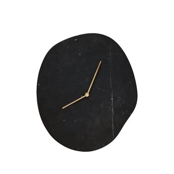 Zwarte Ferm Living Melt Wandklok in massief zwart marmer met messing wijzers