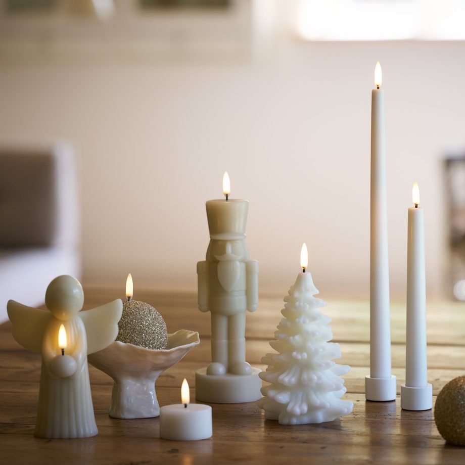 Uyuni LED dinerkaarsen in off white met kerstboom, engel en nutcracker figuur kaarsen