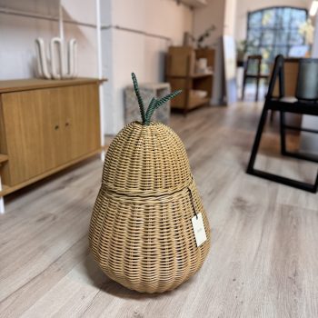 Ferm Living opbergmand in de vorm van een peer in byJensen Showroom