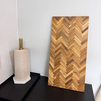 Stil serveerplank of snijplank in misgaat teakhout in Showroom byJensen